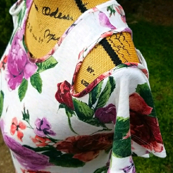 Floral Cold Shoulder Swing Top - Picture 7 of 16